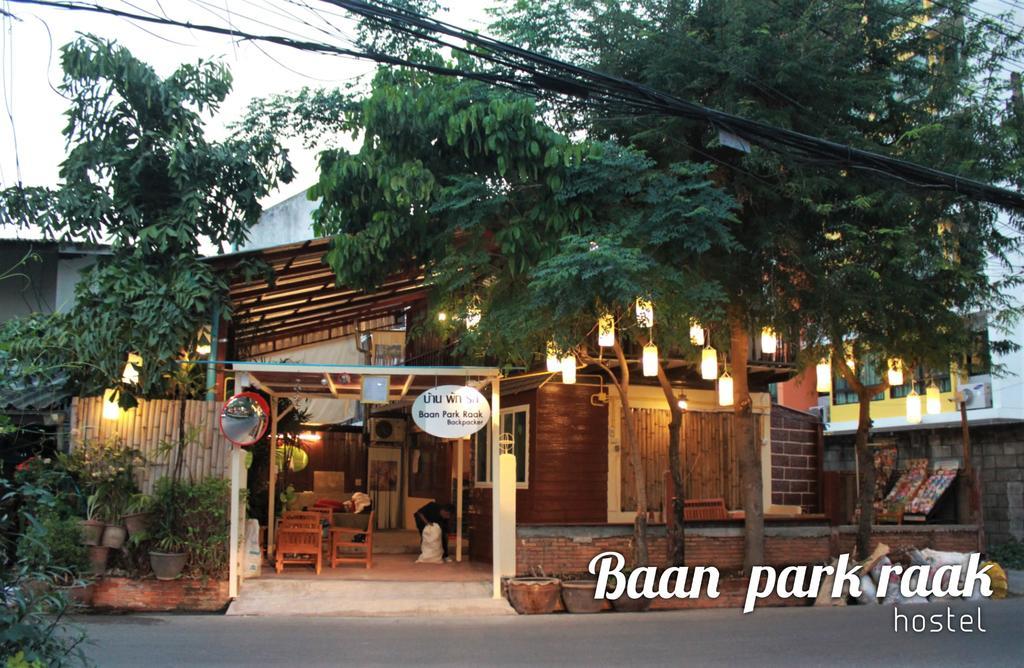Baan Park Raak Backpacker Hostel Chiang Mai Exteriör bild