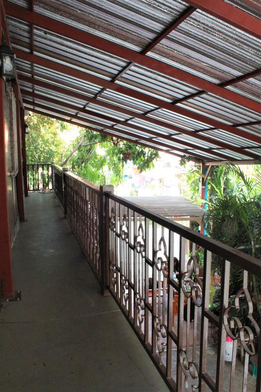 Baan Park Raak Backpacker Hostel Chiang Mai Exteriör bild