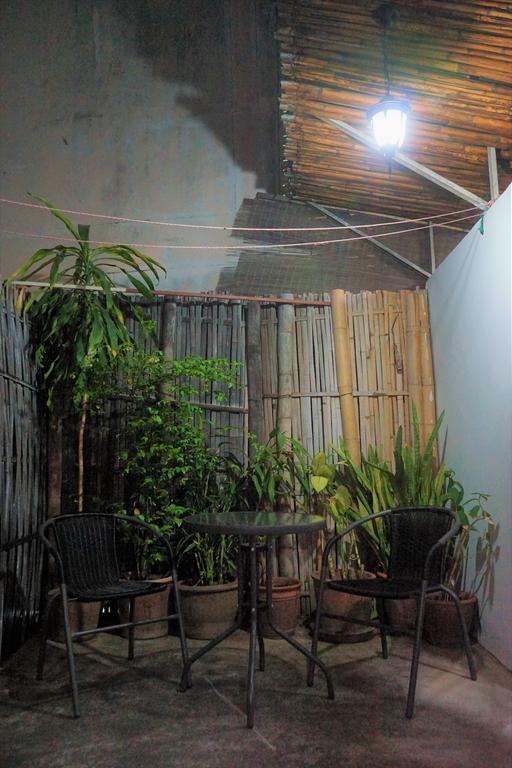 Baan Park Raak Backpacker Hostel Chiang Mai Exteriör bild