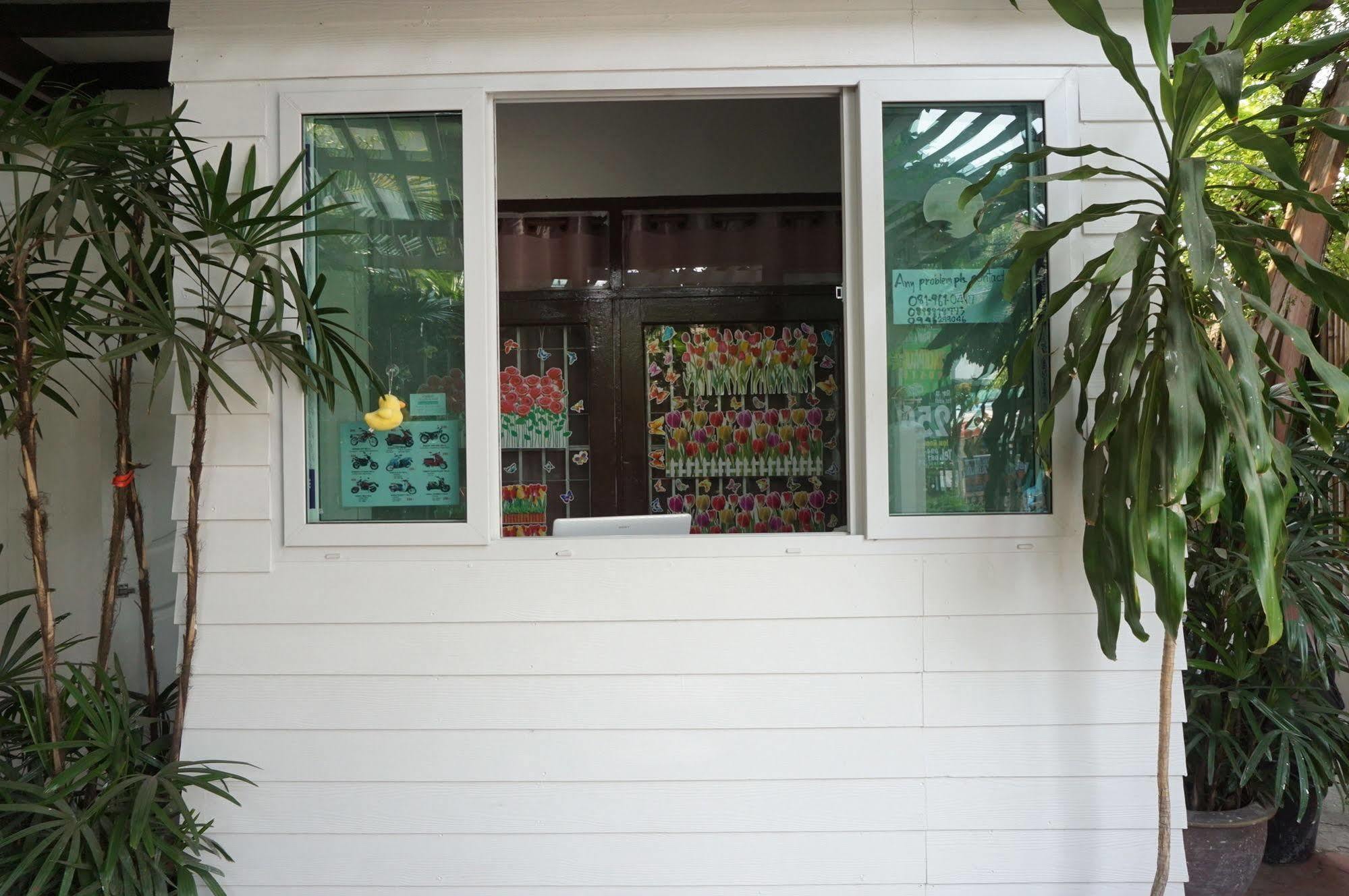 Baan Park Raak Backpacker Hostel Chiang Mai Exteriör bild