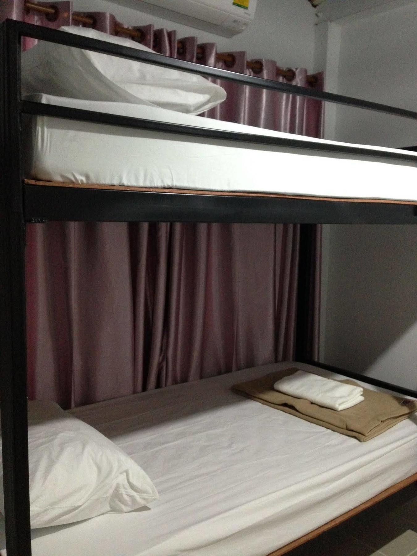 Baan Park Raak Backpacker Hostel Chiang Mai Exteriör bild