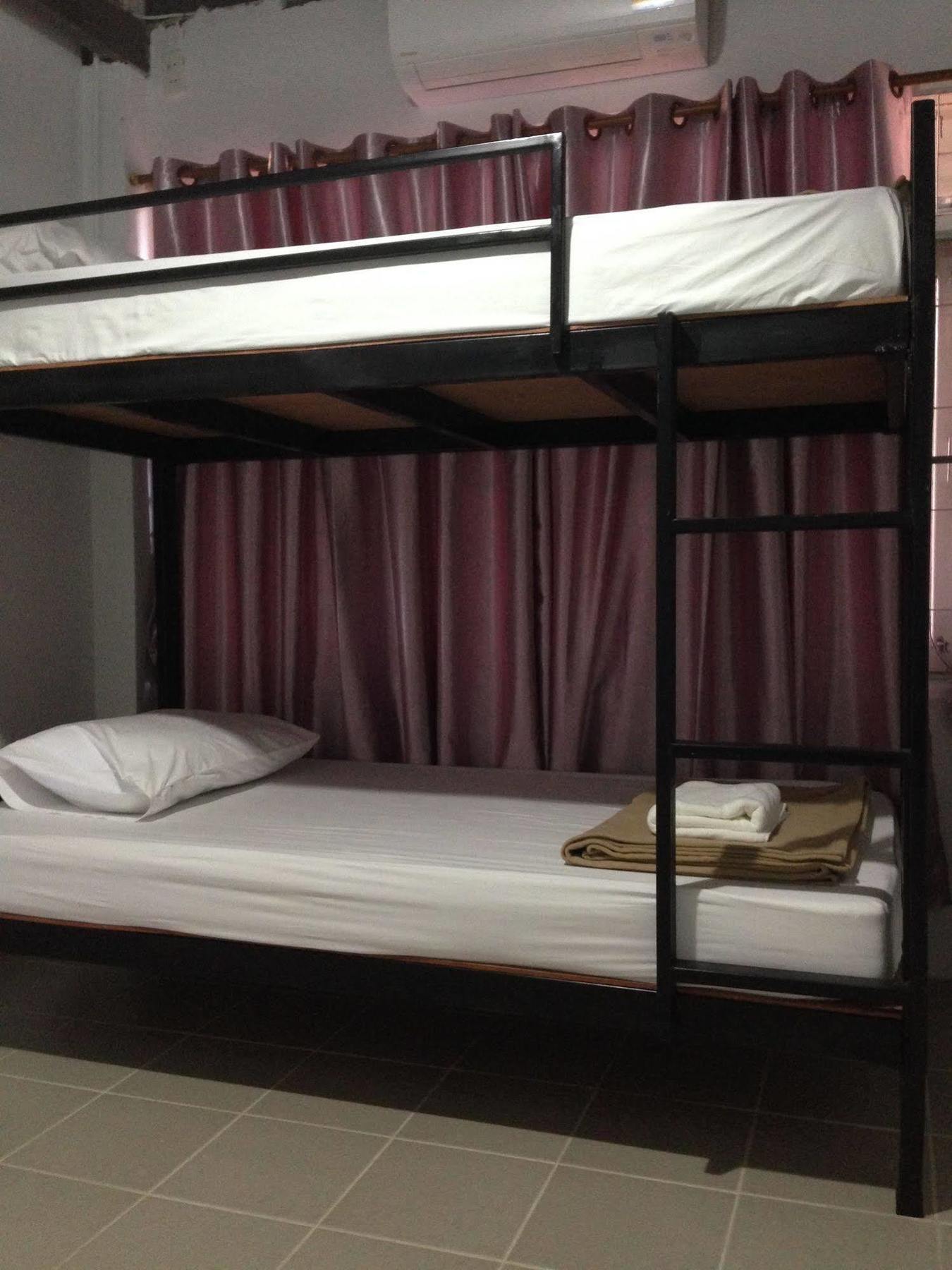 Baan Park Raak Backpacker Hostel Chiang Mai Exteriör bild